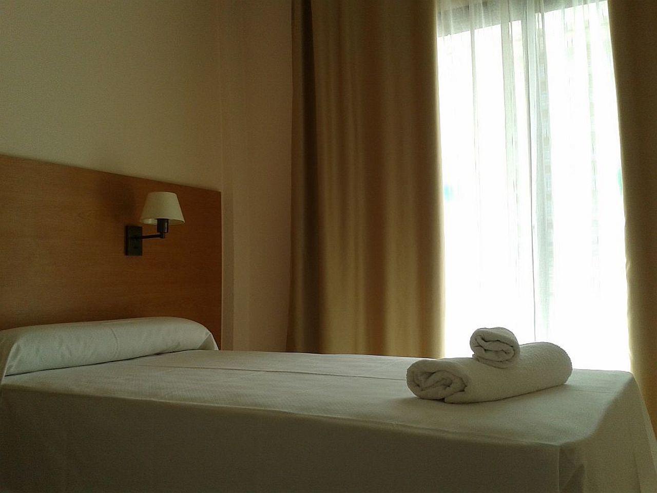 Bay Hotel Roses Kültér fotó